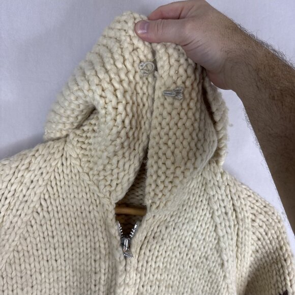 Cowichan-Style Hand Knit Wool Zip Sweater Men’s Small Reindeer Snowflake - Picture 4 of 5